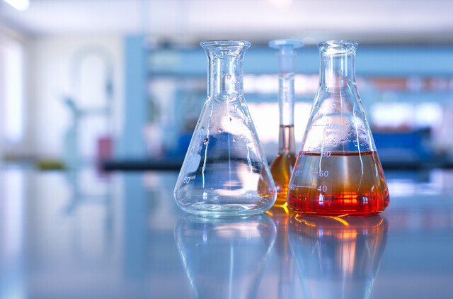 Science laboratory glasswear